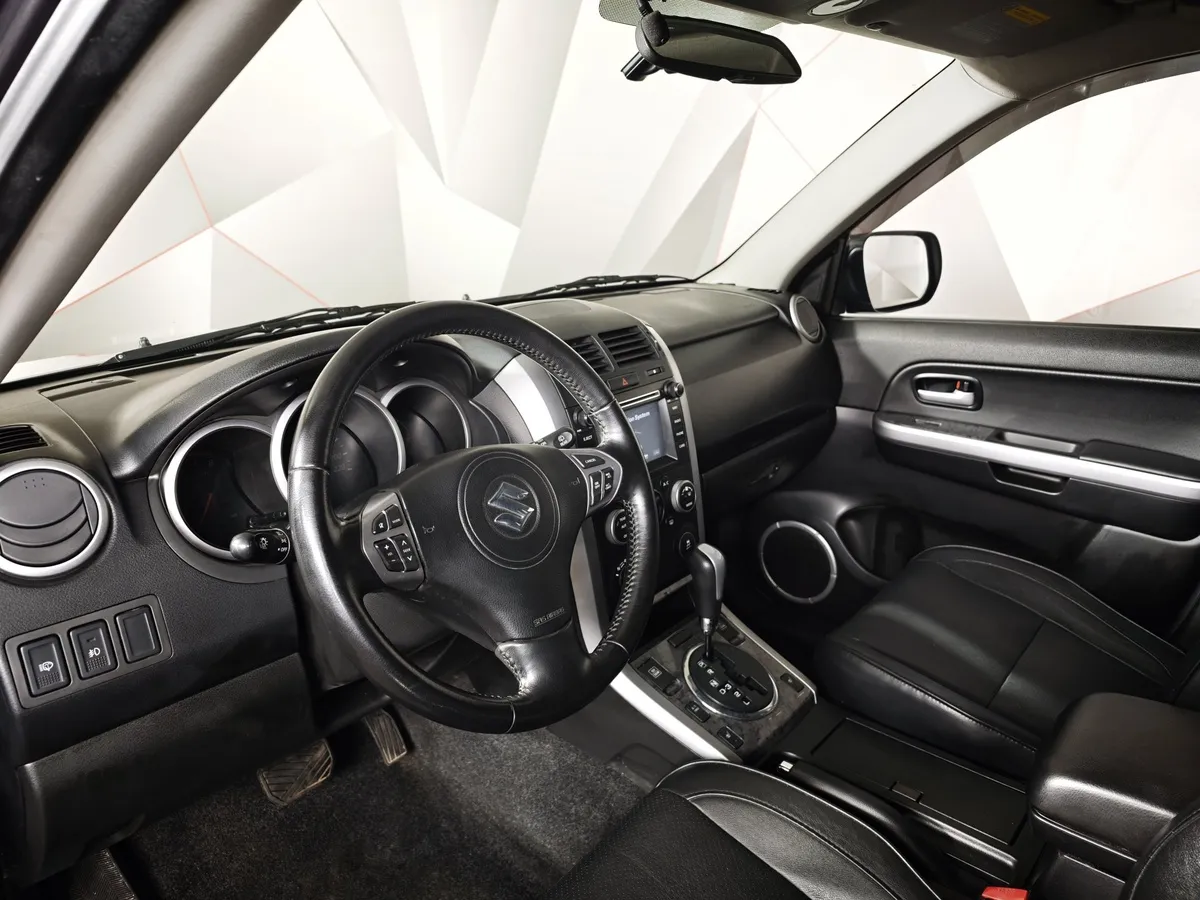 Suzuki Grand Vitara 2.4 AT AWD (169 л.с.) Серый в АВИЛОН. Слайд №17