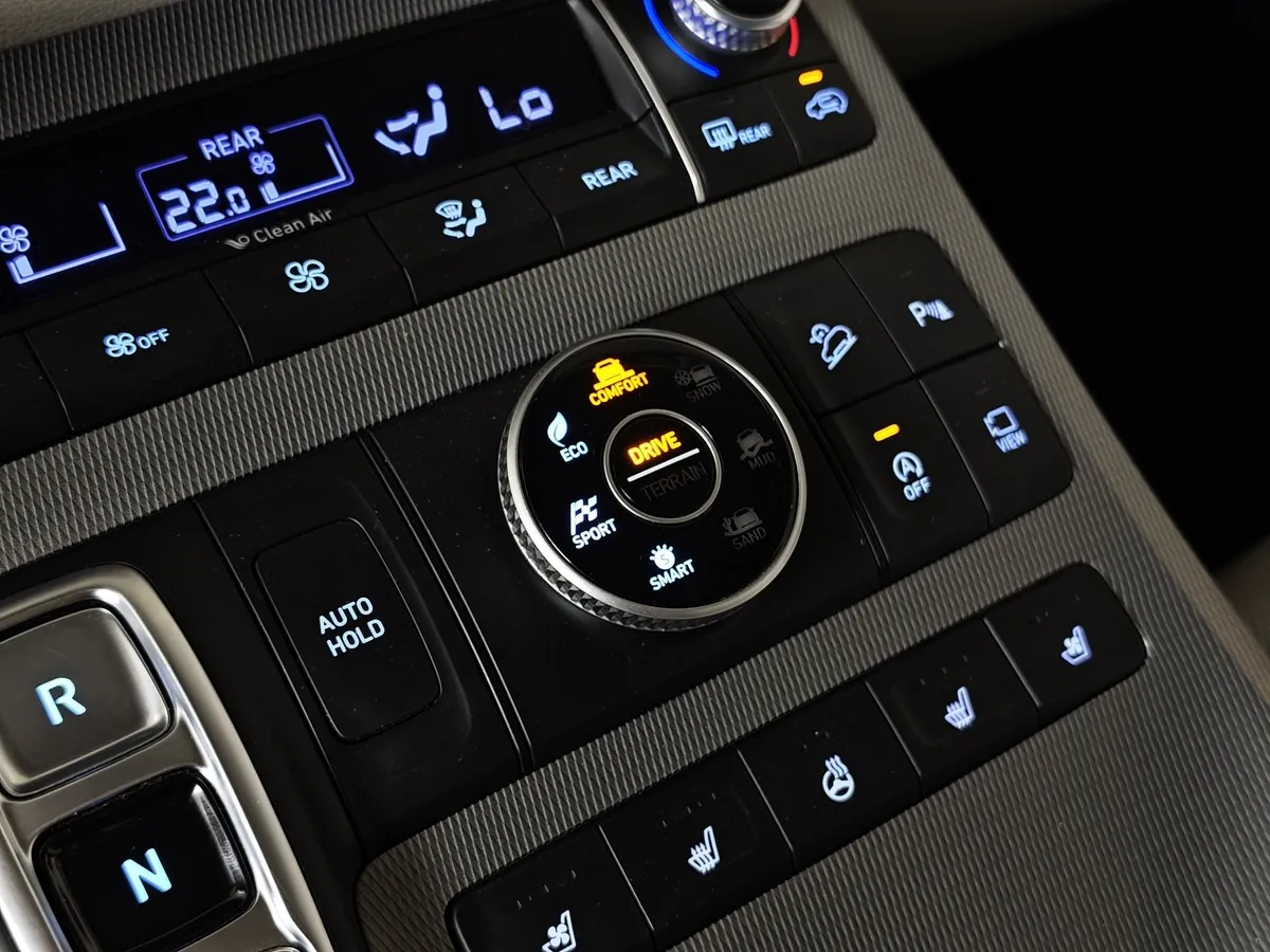 Hyundai Palisade 3.8 АТ 4WD (249 л.с.) 7 мест Calligraphy Черный в АВИЛОН. Слайд №24
