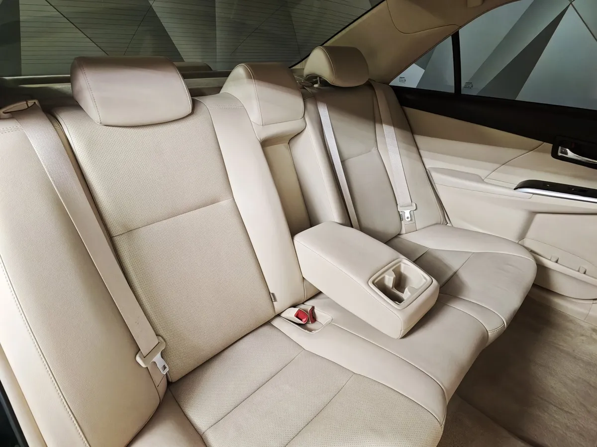 Toyota Camry 2.5 AT (181 л.с.) Черный в АВИЛОН. Слайд №17
