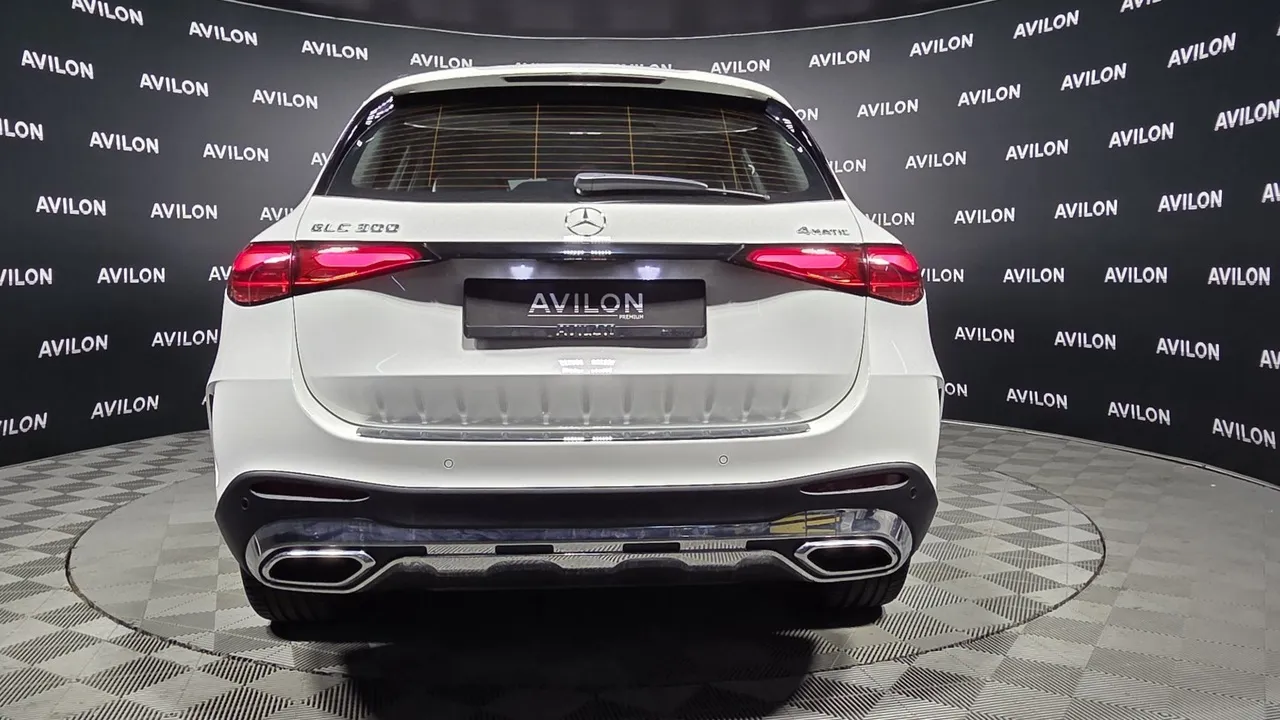 Mercedes-Benz GLC 300 4MATIC 9G-TRONIC (258 л.с.) Белый в АВИЛОН. Слайд №4
