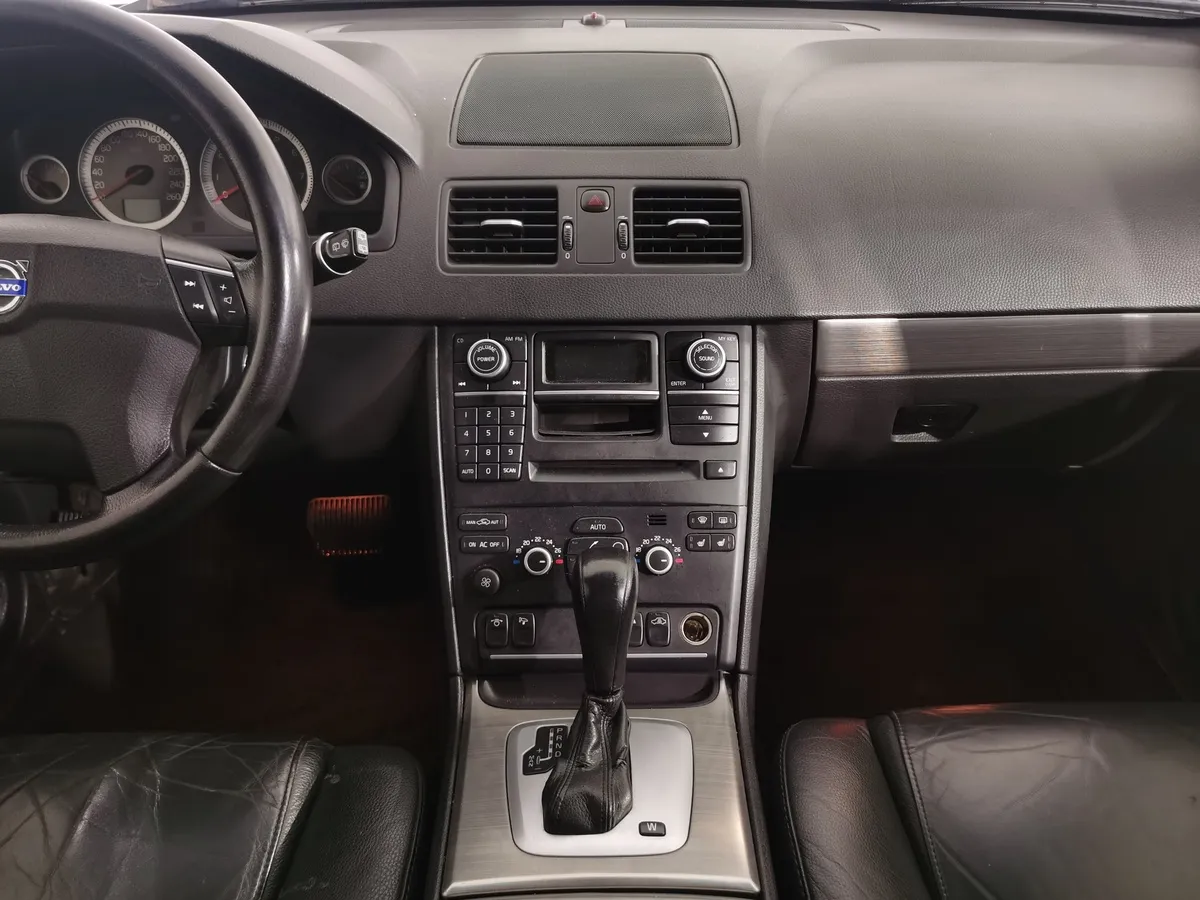 Volvo XC90 2.5 T5 Geartronic AWD (5 мест) (210 л.с.) Черный в АВИЛОН. Слайд №13