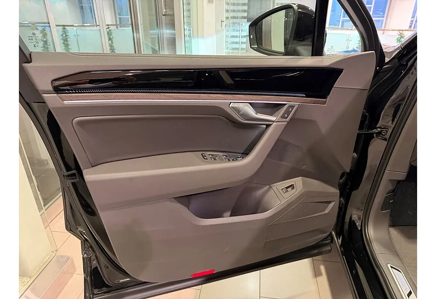 Volkswagen Touareg 2.0 TSI Tiptronic 4Motion (265 л.с.) Черный в АВИЛОН. Слайд №7