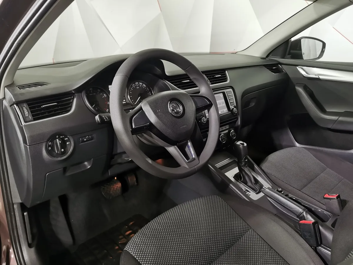 Skoda Octavia 1.4 TSI DSG (150 л.с.) Ambition Коричневый в АВИЛОН. Слайд №18