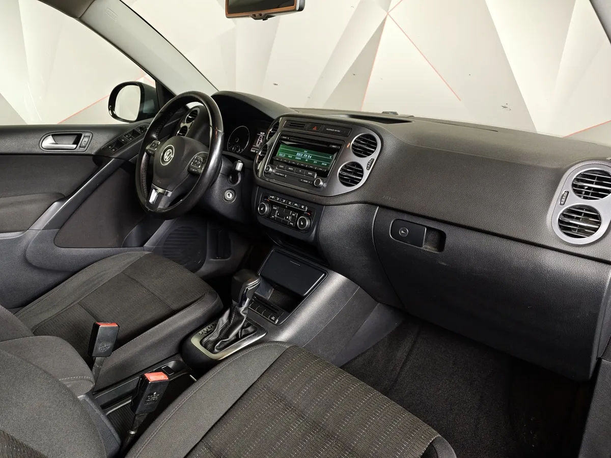 Volkswagen Tiguan 2.0 TDI 4Motion AT (140 л.с.) Track & Field Черный в АВИЛОН. Слайд №12