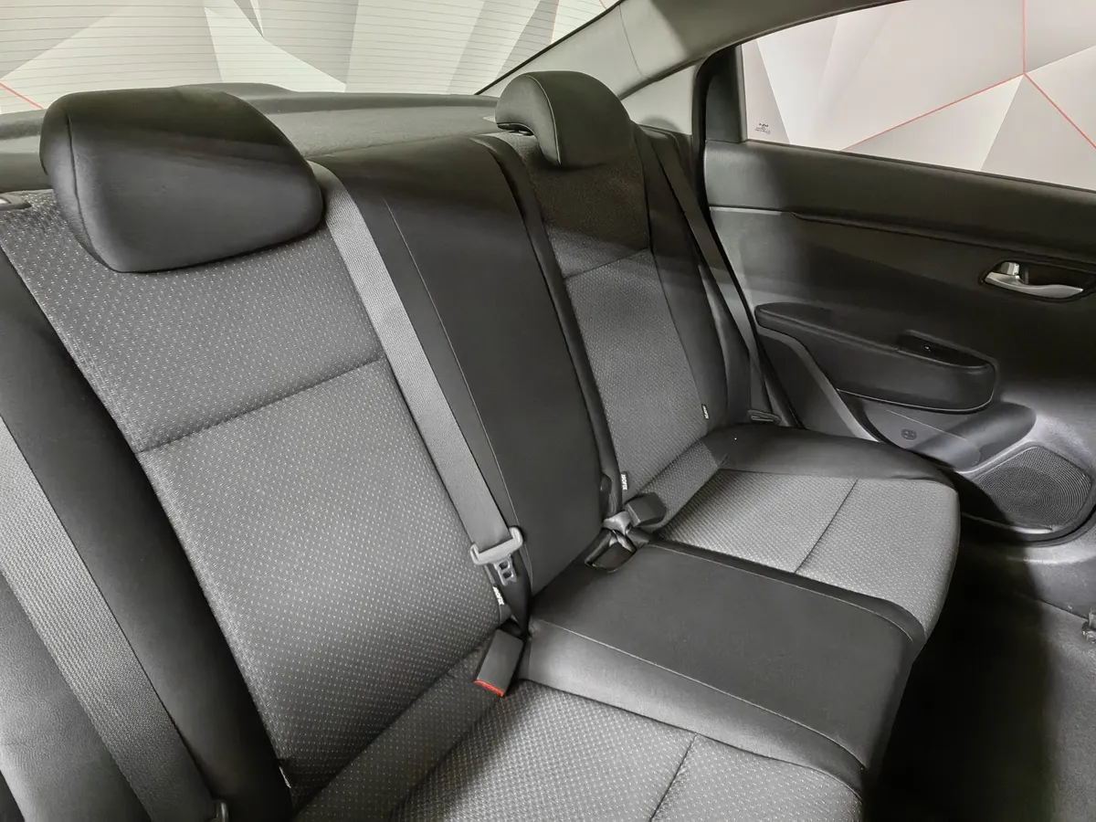 Kia Rio 1.6 AT (123 л.с.) Luxe Белый в АВИЛОН. Слайд №17