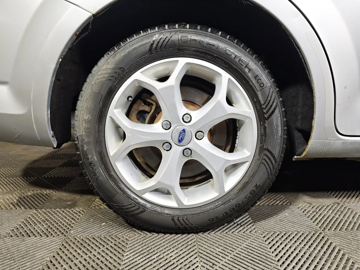 Ford Mondeo 2.3 AT (160 л.с.) Trend Серебристый в АВИЛОН. Слайд №9