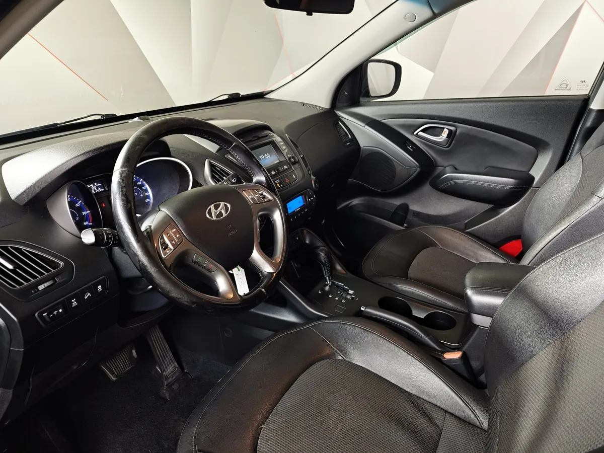 Hyundai ix35 2.0 AT 4WD (150 л.с.) Comfort Черный в АВИЛОН. Слайд №19