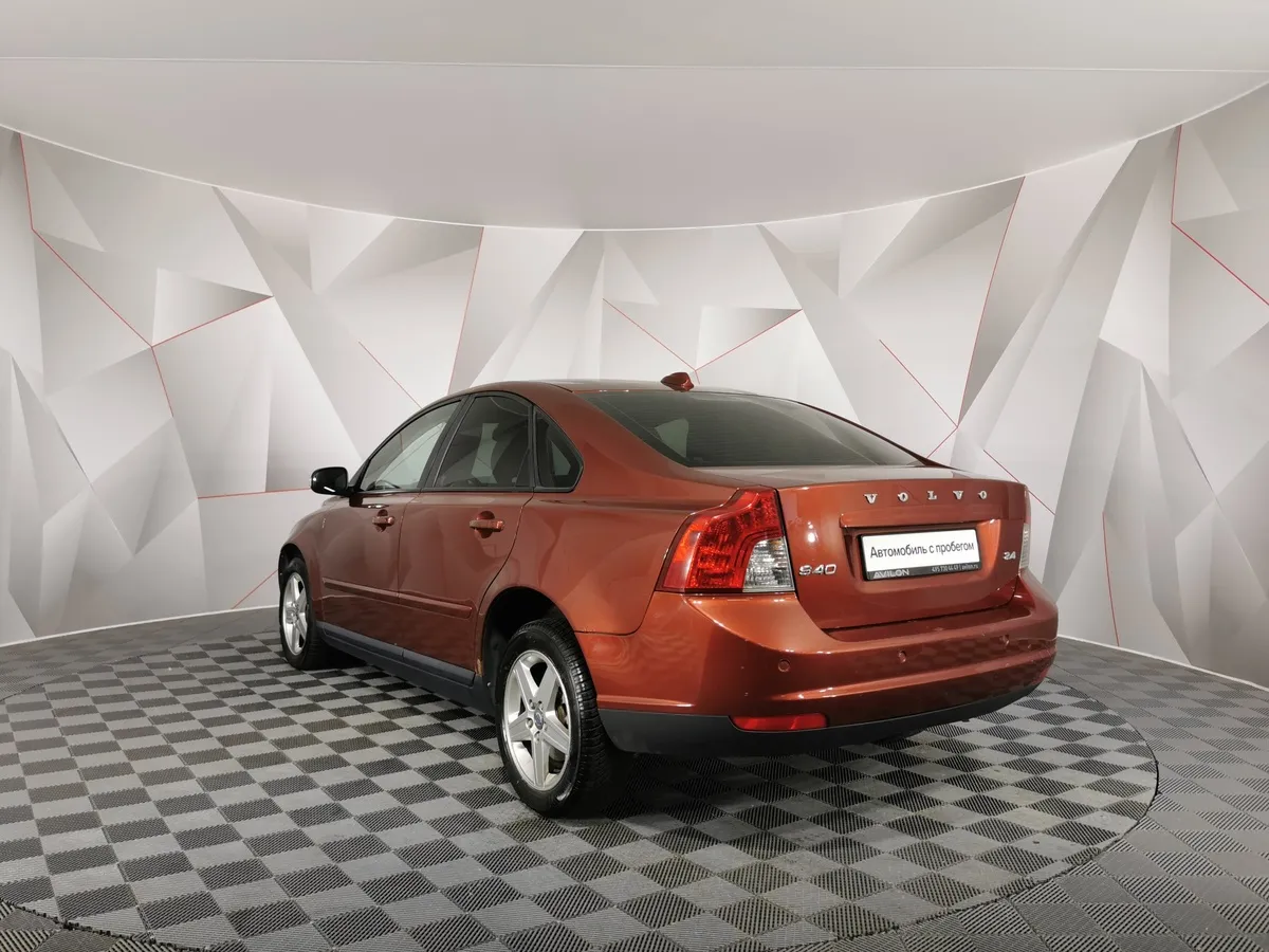 Volvo S40 2.4 Geartronic (140 л.с.) Красный в АВИЛОН. Слайд №4
