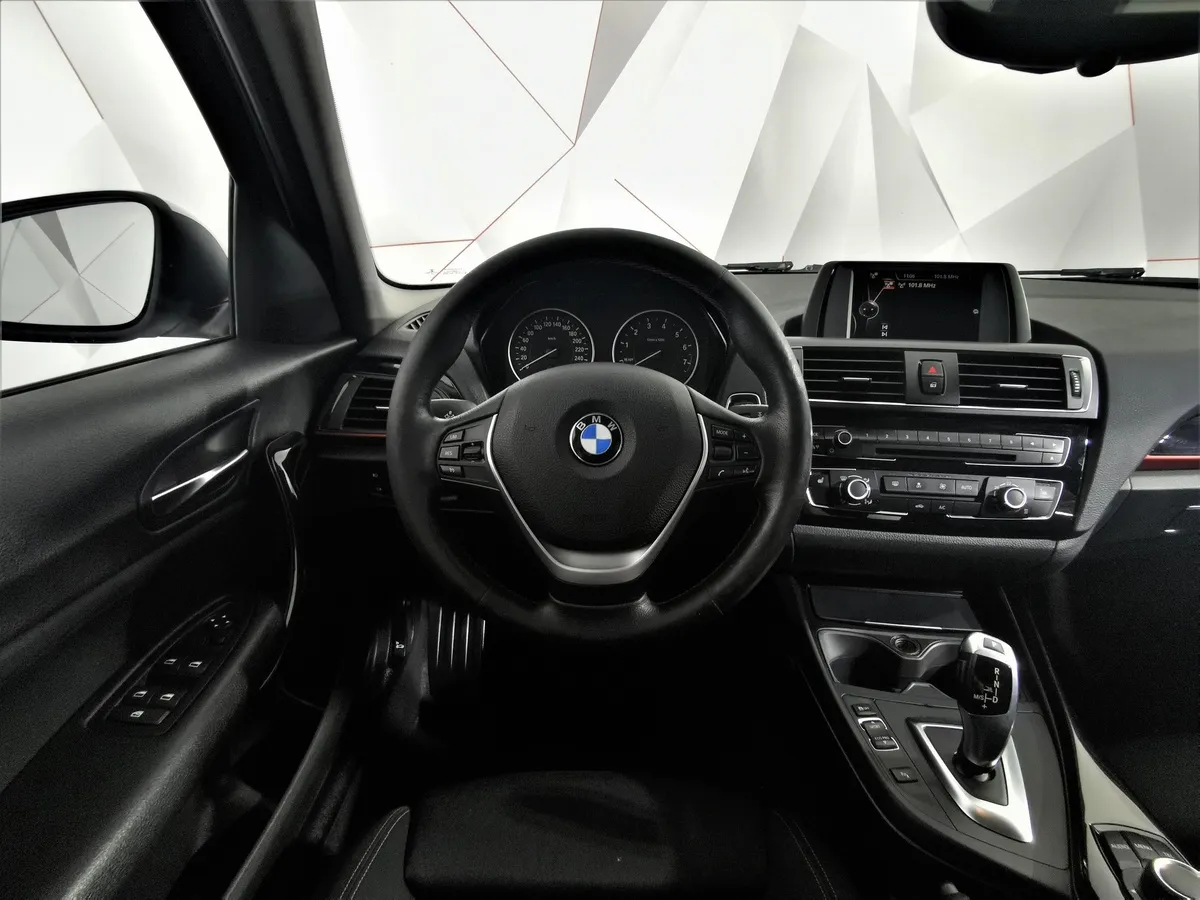 BMW 1 серия 118i AT (136 л.с.) Белый в АВИЛОН. Слайд №15