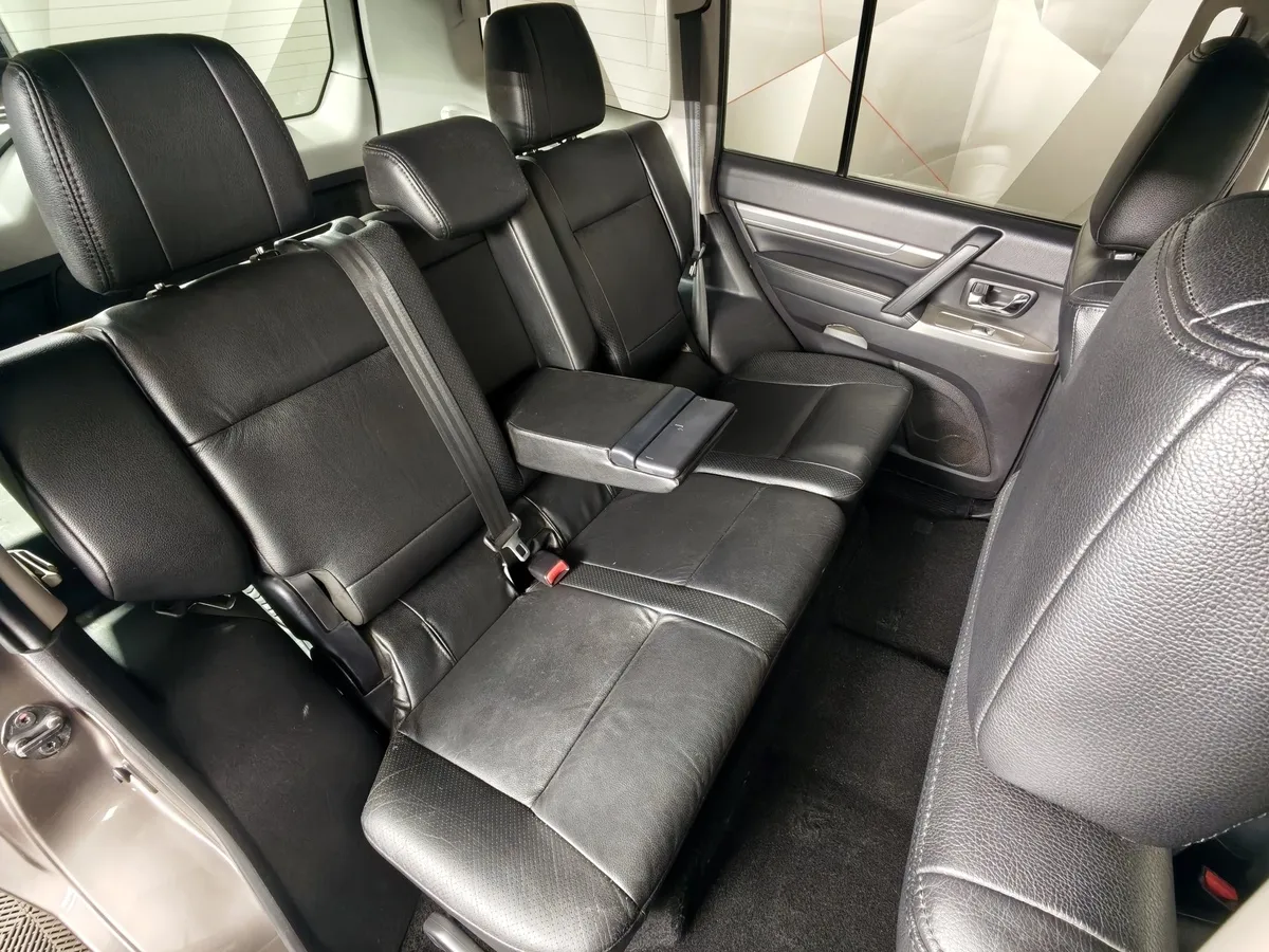 Mitsubishi Pajero 3.0 AT AWD (178 л.с.) Коричневый в АВИЛОН. Слайд №17