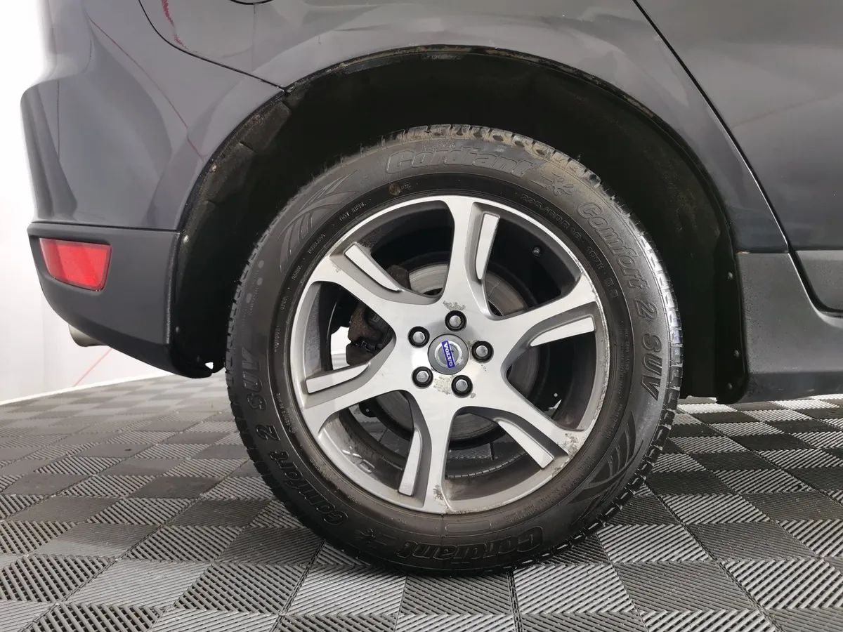 Volvo XC60 2.4 D5 Geartronic AWD (215 л.с.) Черный в АВИЛОН. Слайд №9