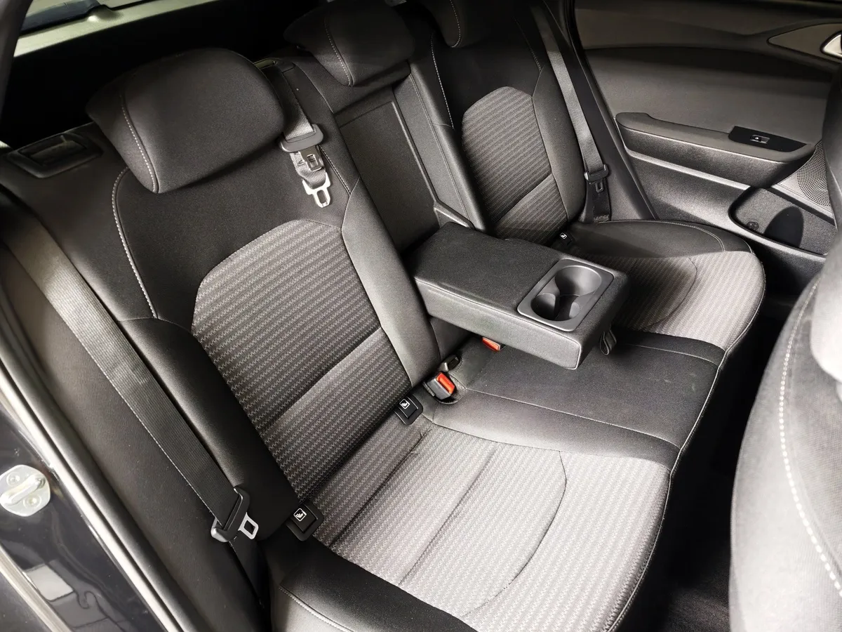 Kia Ceed 1.6 MPI AT (128 л.с.) Luxe Черный в АВИЛОН. Слайд №16