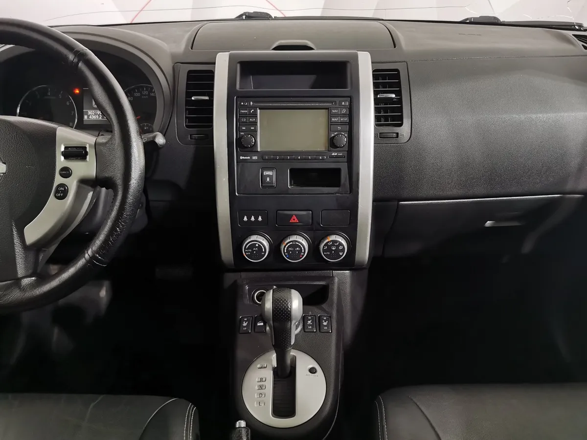 Nissan X-Trail 2.0 CVT AWD (141 л.с.) Красный в АВИЛОН. Слайд №13