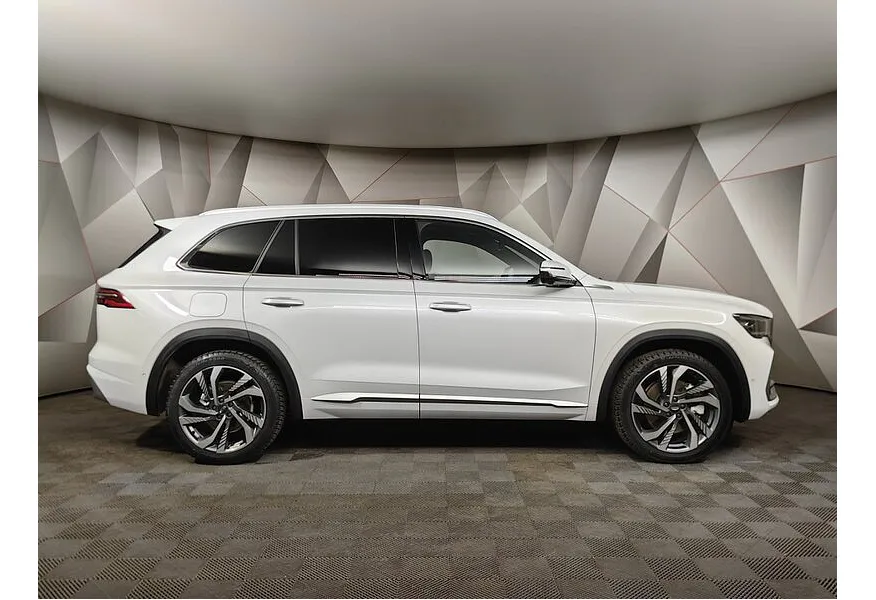 Geely Monjaro 2.0T 8AT 4WD (238 л.с.) Flagship Белый в АВИЛОН. Слайд №6