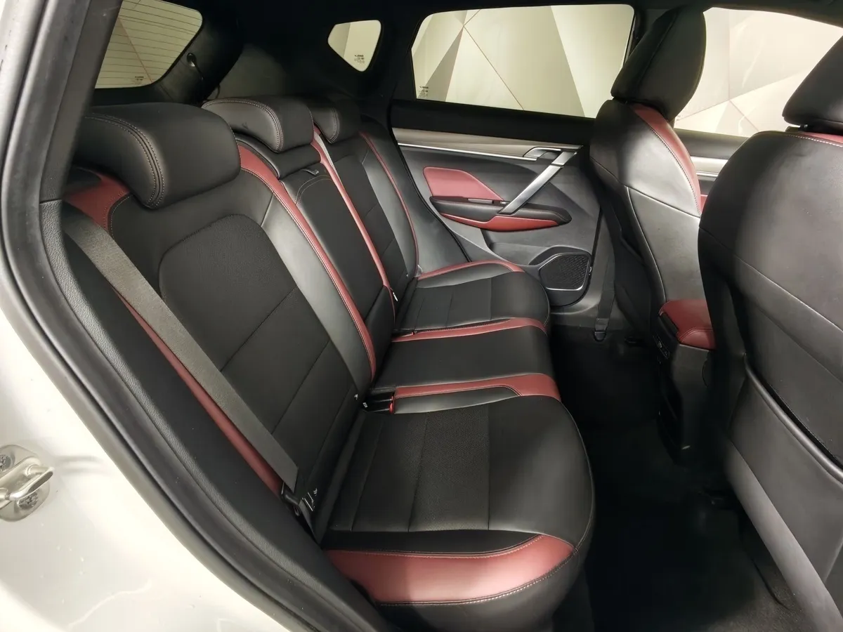 Geely Coolray 1.5T 7DCT 2WD (150 л.с.) Flagship Sport Белый в АВИЛОН. Слайд №16