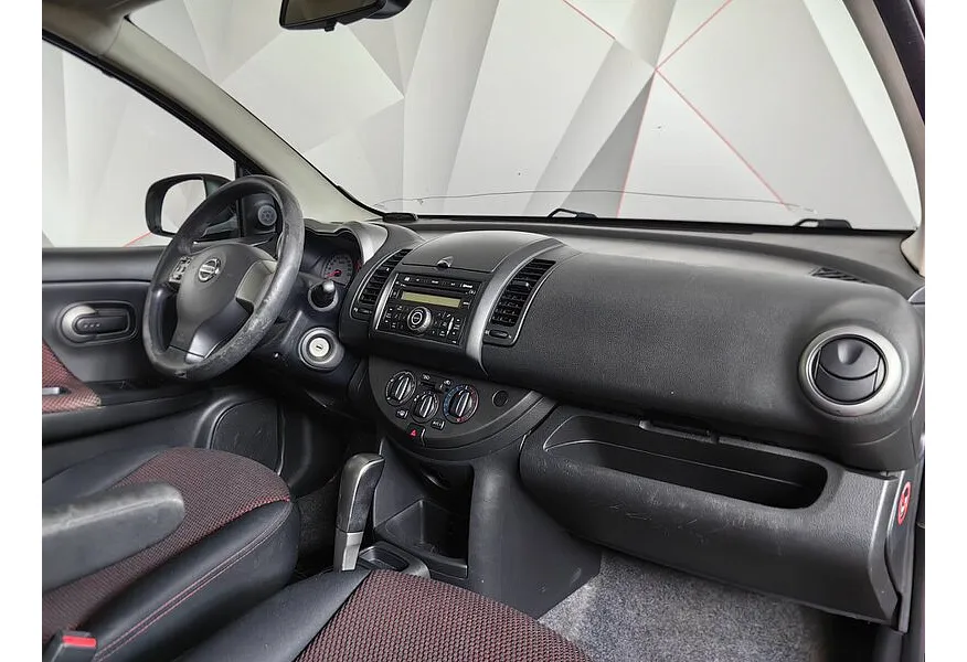 Nissan Note 1.6 AT (110 л.с.) Luxury Красный в АВИЛОН. Слайд №12 Nissan Note 1.6 AT (110 л.с.) Luxury Красный в АВИЛОН. Слайд №12