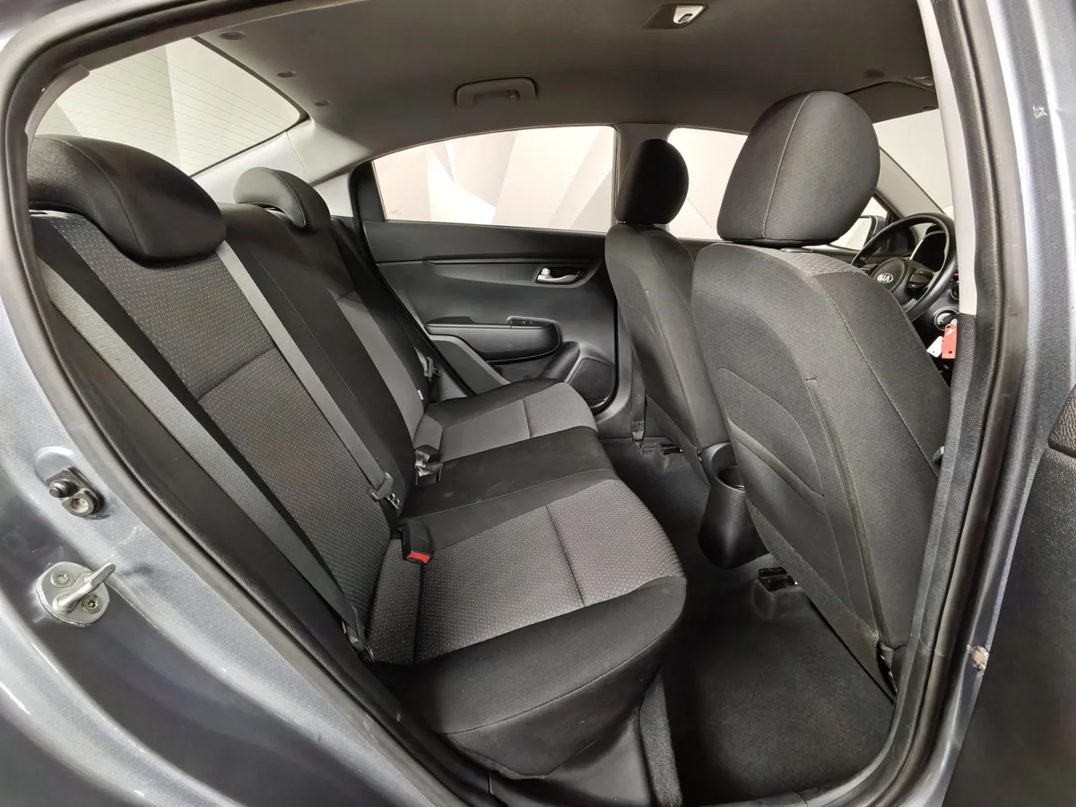 Kia Rio 1.6 AT (123 л.с.) Luxe Серый в АВИЛОН. Слайд №16