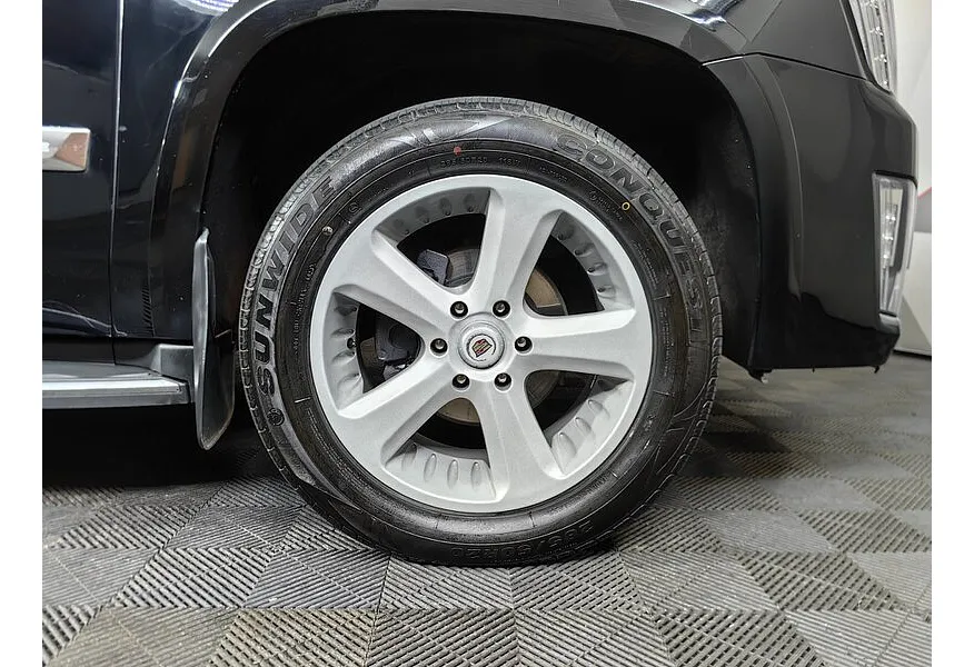 Cadillac Escalade 6.2 V8 АТ 4WD ESV (409 л.с.) Черный в АВИЛОН. Слайд №9