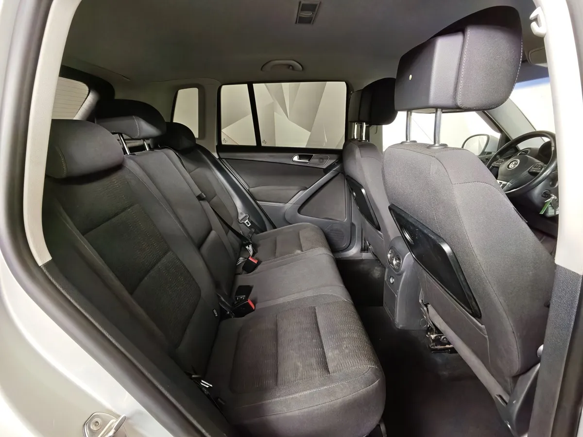 Volkswagen Tiguan 2.0 TSI 4Motion AT (170 л.с.) Track & Field Серый в АВИЛОН. Слайд №16