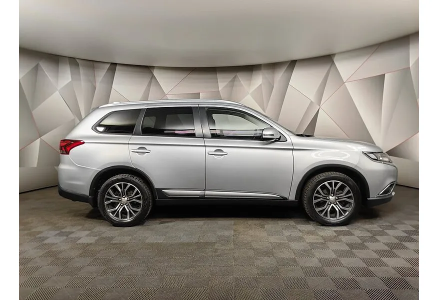 Mitsubishi Outlander 2.0 MIVEC CVT 2WD (146 л.с.) Intense Plus Серебристый в АВИЛОН. Слайд №6