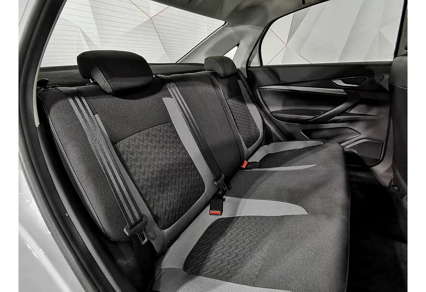 ВАЗ (Lada) Vesta 1.6 MT (106 л.с.) Белый в АВИЛОН. Слайд №16