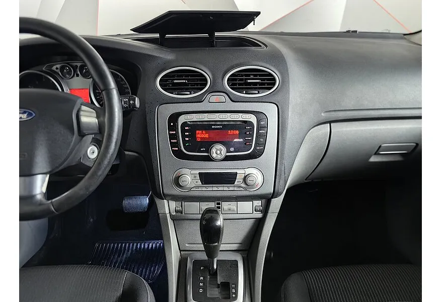 Ford Focus 2.0 AT (145 л.с.) Titanium Серый в АВИЛОН. Слайд №12