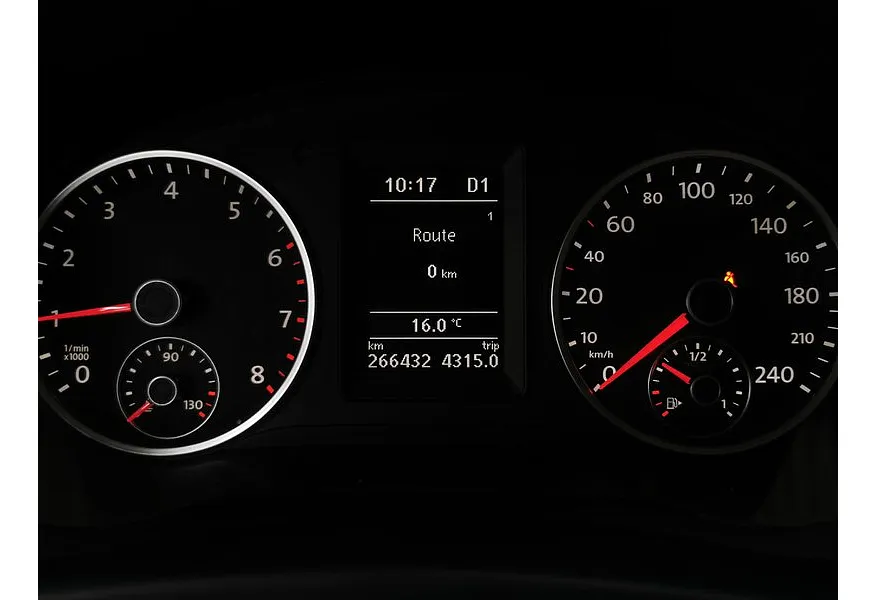 Volkswagen Tiguan 2.0 TSI 4Motion AT (180 л.с.) Sport & Style Красный в АВИЛОН. Слайд №17