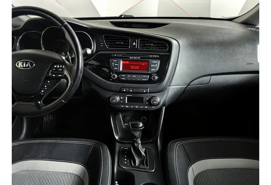 Kia Ceed 1.6 AT (129 л.с.) Черный в АВИЛОН. Слайд №15