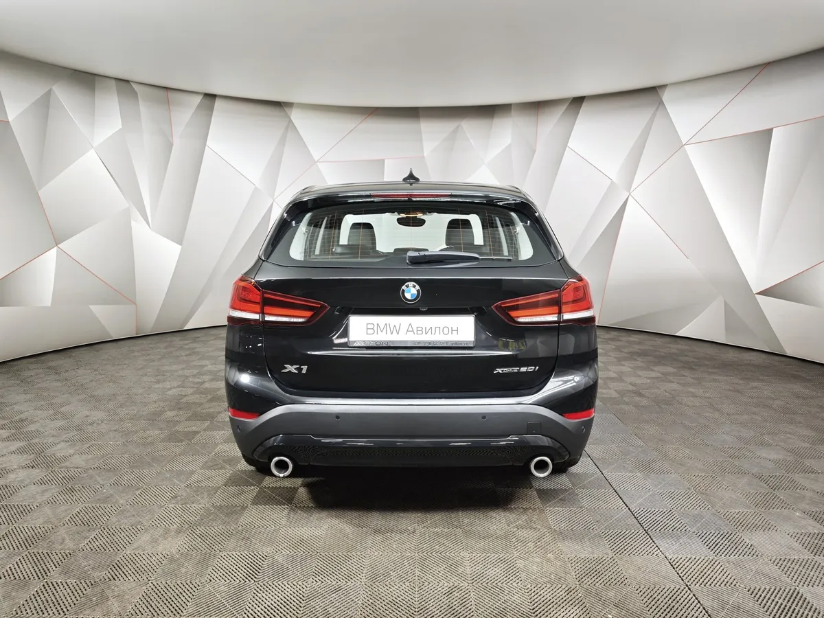BMW X1 20i xDrive Steptronic AT (192 л.с.) Черный в АВИЛОН. Слайд №4