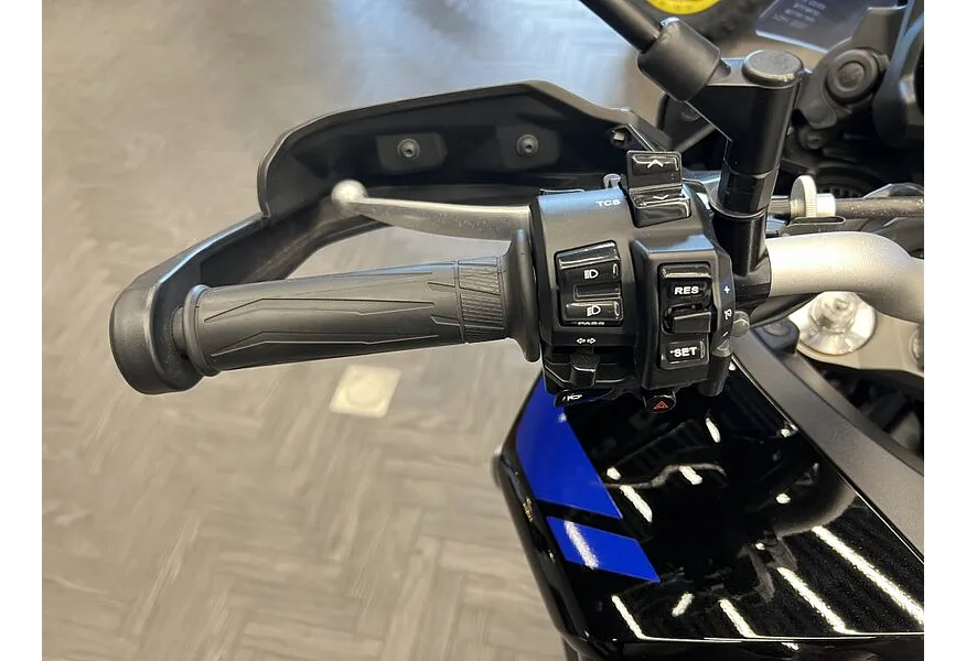 Yamaha Tracer 900 847 см³ (115 л.с.) (115) 847 Черный в АВИЛОН. Слайд №4