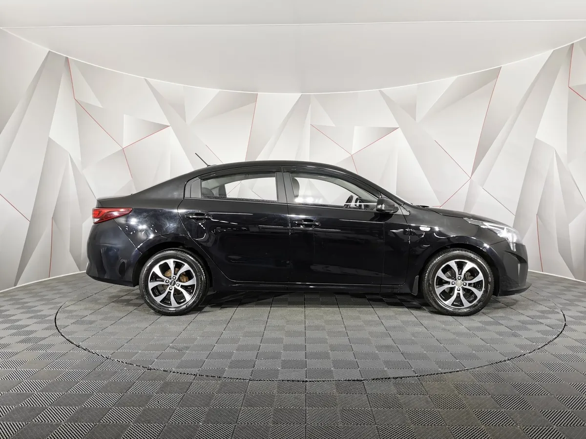 Kia Rio X 1.6 AT (123 л.с.) Luxe Черный в АВИЛОН. Слайд №6