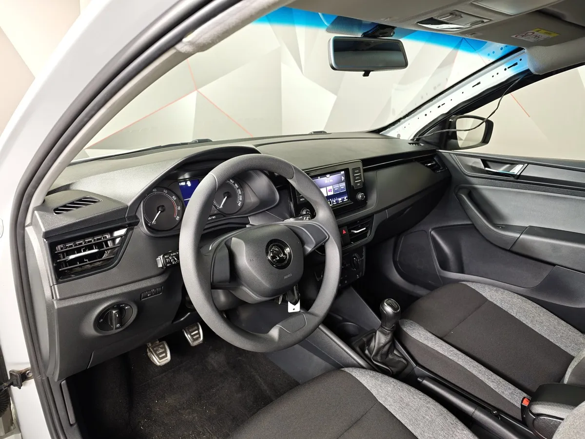 Skoda Rapid 1.6 MT (90 л.с.) Белый в АВИЛОН. Слайд №19