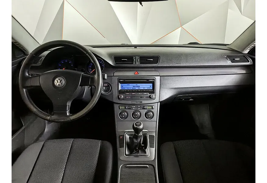 АВИЛОН - Volkswagen Passat 1.6 MPI MT (102 л.с.) Trendline Черный - slide 9