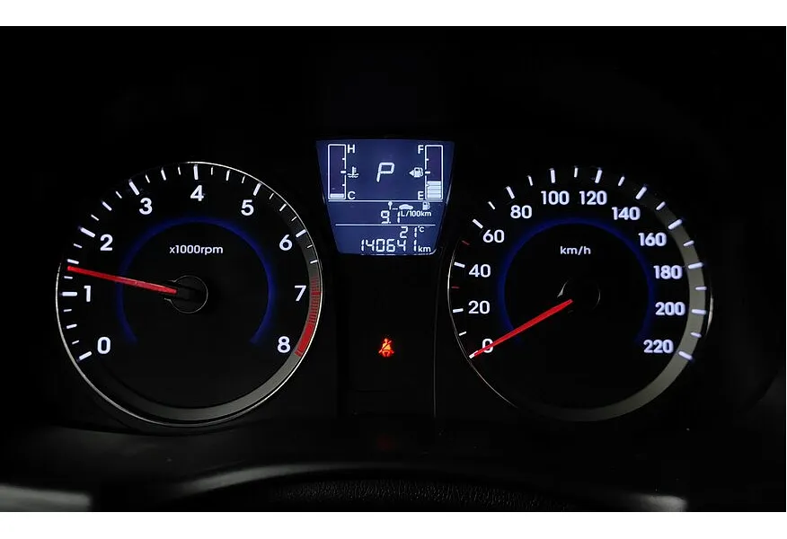 Hyundai Solaris 1.4 AT (107 л.с.) Comfort Черный в АВИЛОН. Слайд №18 Hyundai Solaris 1.4 AT (107 л.с.) Comfort Черный в АВИЛОН. Слайд №18