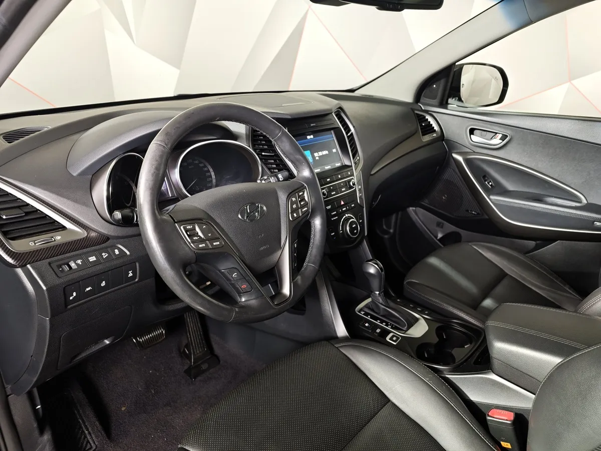 Hyundai Santa Fe 2.4 AT 4WD (175 л.с.) High-tech Черный в АВИЛОН. Слайд №19