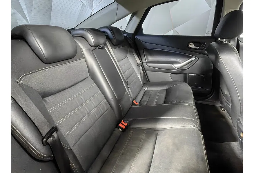 Ford Mondeo 2.3 AT (161 л.с.) Ambiente Черный в АВИЛОН. Слайд №13