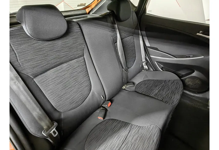 Hyundai Solaris 1.6 MT (123 л.с.) Comfort Оранжевый в АВИЛОН. Слайд №17 Hyundai Solaris 1.6 MT (123 л.с.) Comfort Оранжевый в АВИЛОН. Слайд №17