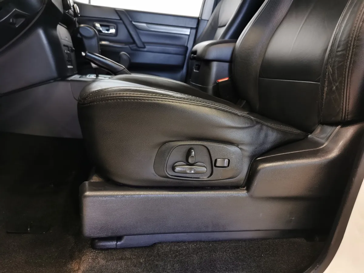 Mitsubishi Pajero 3.0 AT AWD (178 л.с.) Белый в АВИЛОН. Слайд №20