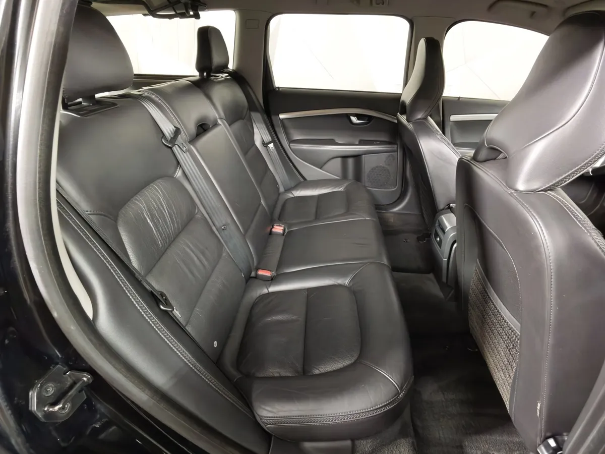 Volvo XC70 2.4 D4 Geartronic AWD (163 л.с.) Черный в АВИЛОН. Слайд №15
