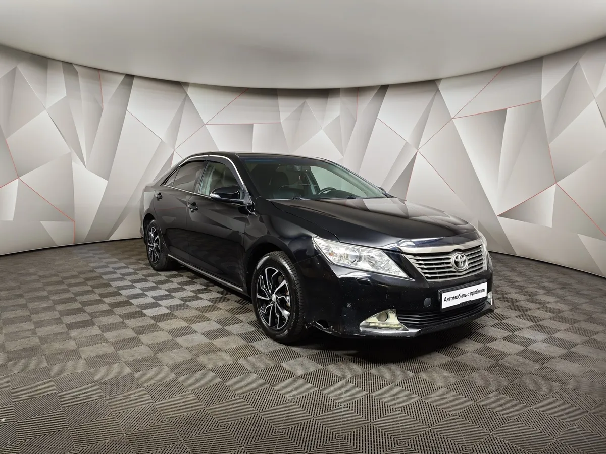 Toyota Camry 2.5 AT (181 л.с.) Стандарт Черный в АВИЛОН. Слайд №3