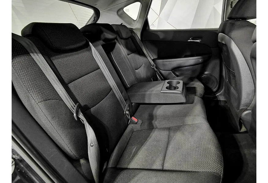 Hyundai i30 1.5 AT (110 л.с.) Elegance Черный в АВИЛОН. Слайд №16