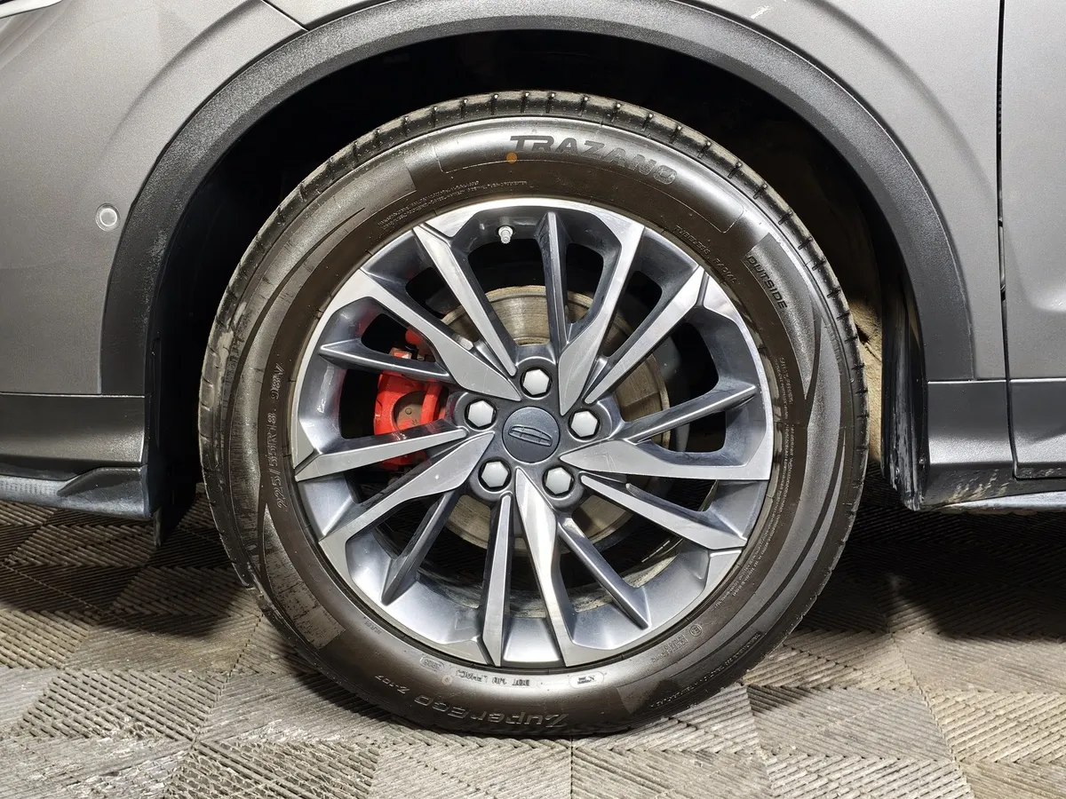 Geely Coolray 1.5T 7DCT 2WD (150 л.с.) Flagship Sport Серый в АВИЛОН. Слайд №8