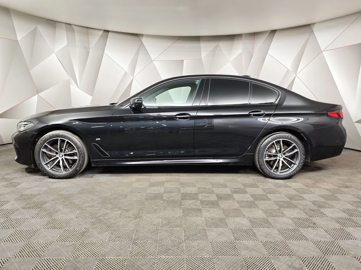 BMW 5 серия 520d xDrive Steptronic (190 л.с.) Base (Локальная сборка) Черный в АВИЛОН. Слайд №5