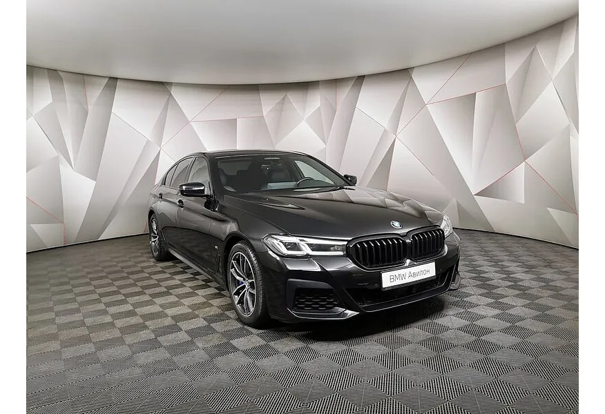 BMW 5 серия 530i xDrive Steptronic (249 л.с.) M Sport Plus Черный в АВИЛОН. Слайд №3