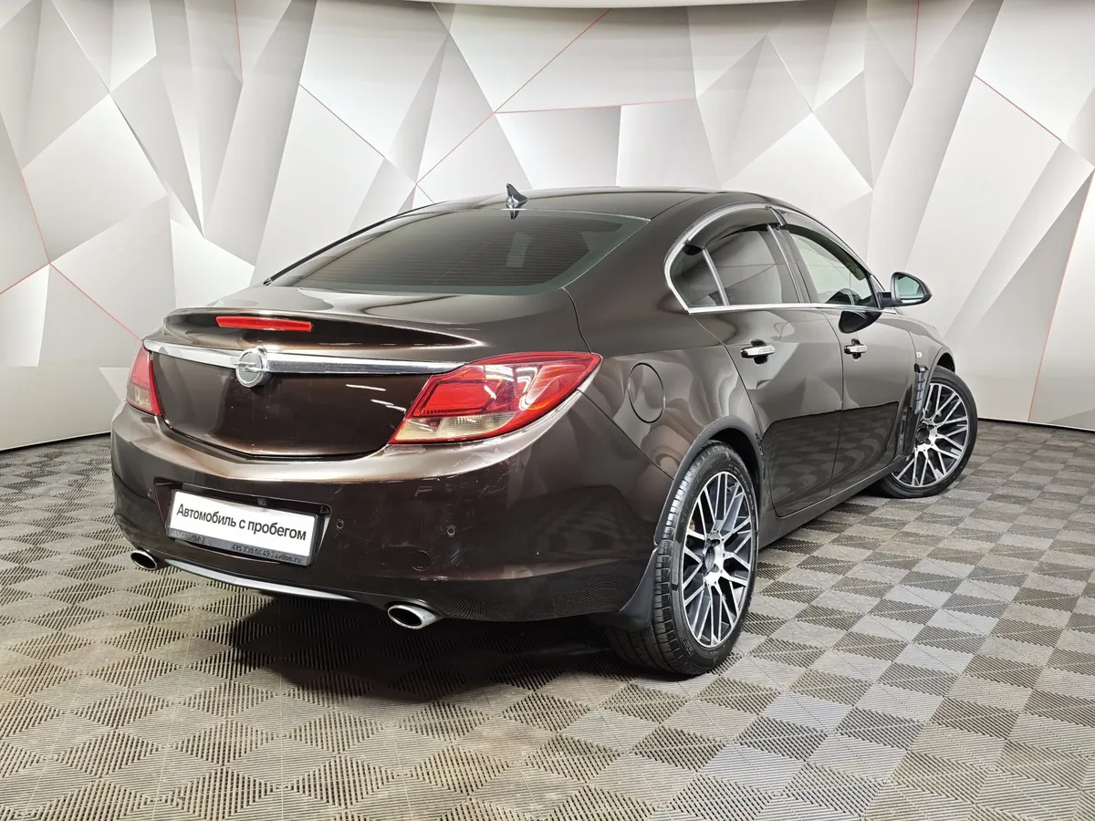 Opel Insignia 2.0 Turbo AT (220 л.с.) Коричневый в АВИЛОН. Слайд №2