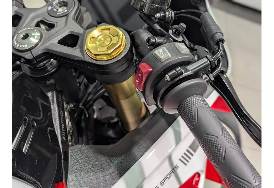 АВИЛОН - VOGE RR660S 662 см³ (99 л.с.) (99) 660 Белый - slide 6