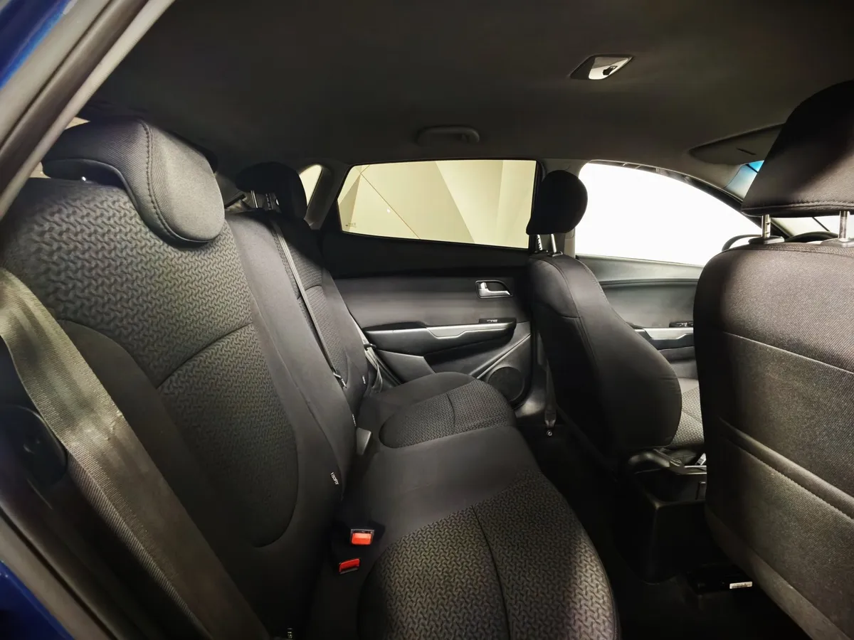 Kia Rio 1.6 AT (123 л.с.) Синий в АВИЛОН. Слайд №16