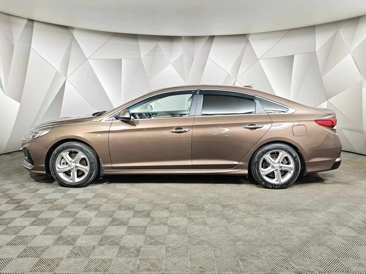 Hyundai Sonata 2.4 GDi AT (188 л.с.) Lifestyle Коричневый в АВИЛОН. Слайд №5