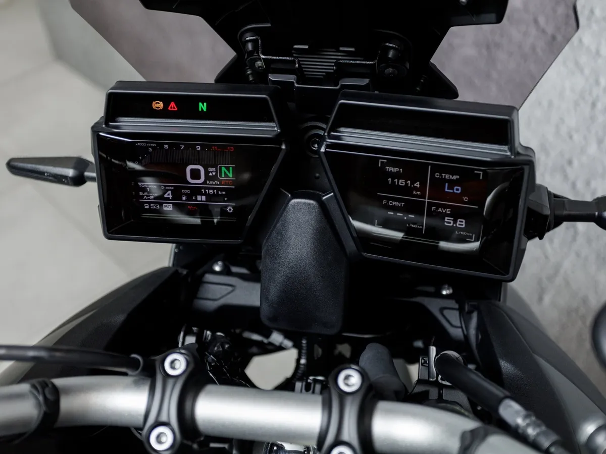 Yamaha Tracer 900 847 см³ (115 л.с.) (115) 847 Серый в АВИЛОН. Слайд №9