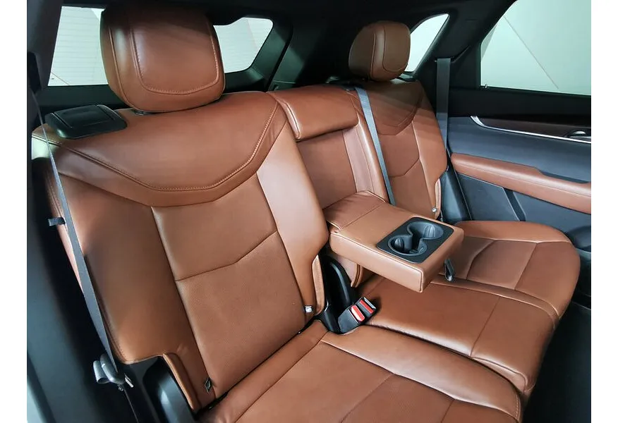 Cadillac XT5 2.0T АТ AWD (200 л.с.) Premium Luxury Белый в АВИЛОН. Слайд №17